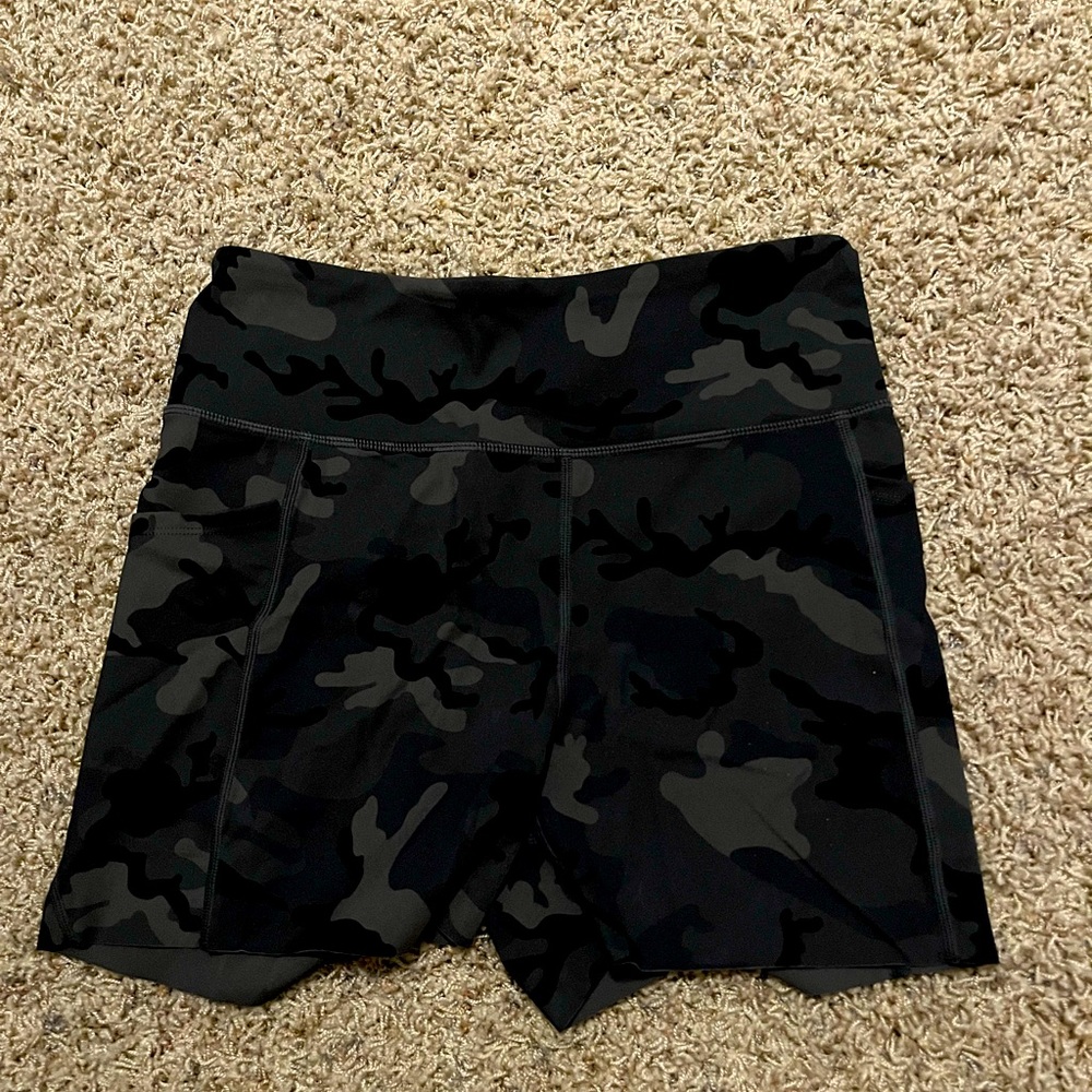 Zyia Camo Hustle shorts